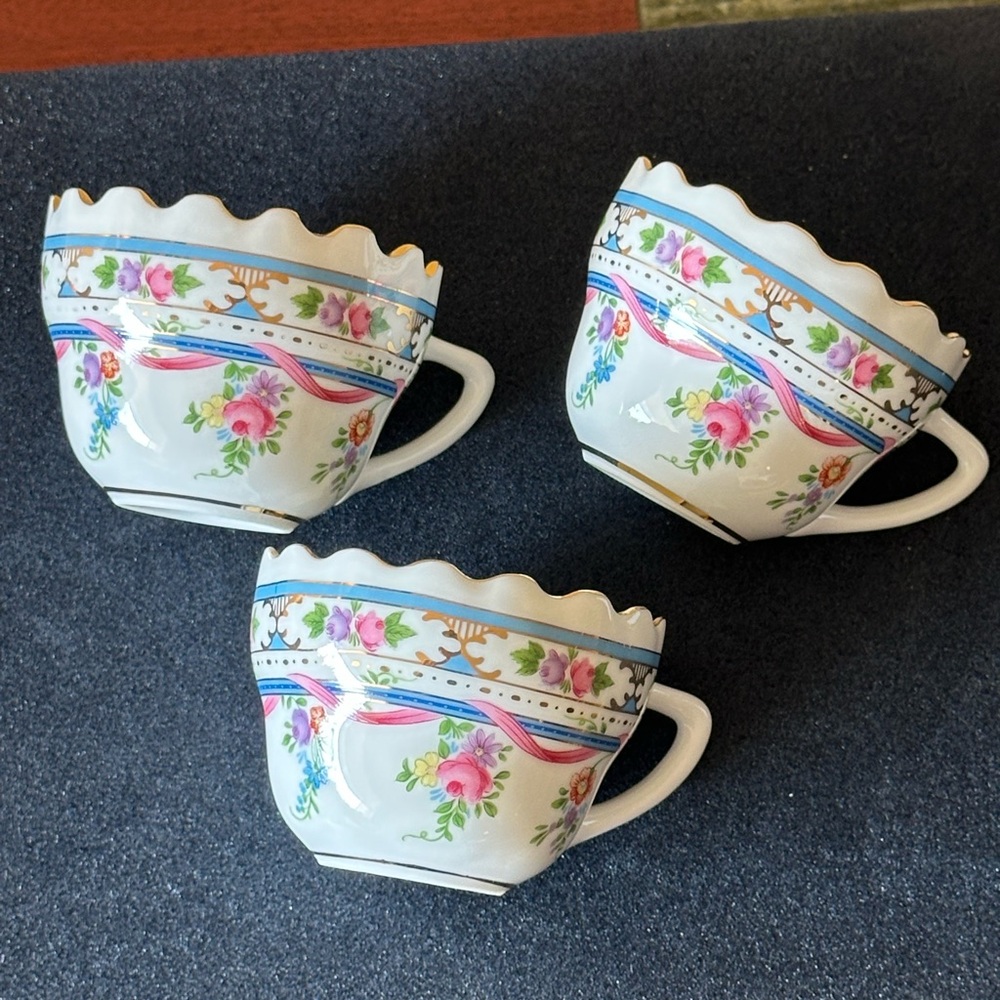 Vintage Set of 3  Coffee Espresso cups .Excellent Condition